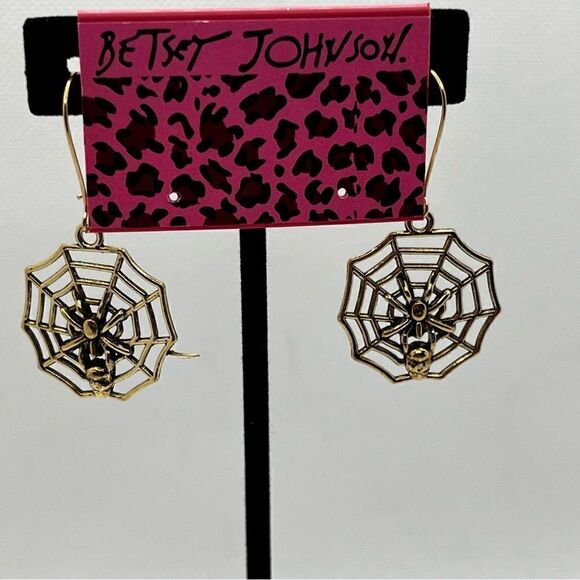 EARRINGS! HALLOWEEN! Betsey Johnson “gold” Spider Web Earrings BNWT - Picture 2 of 7